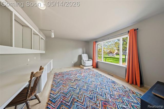 8727 Sarah Lane, Grosse Ile, MI 48138