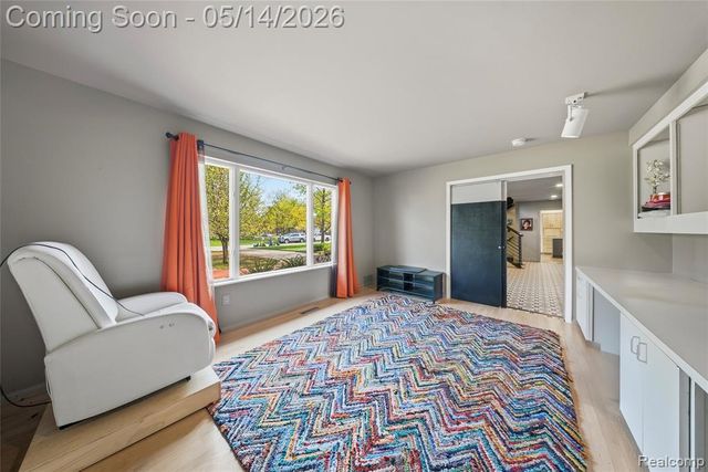 8727 Sarah Lane, Grosse Ile, MI 48138