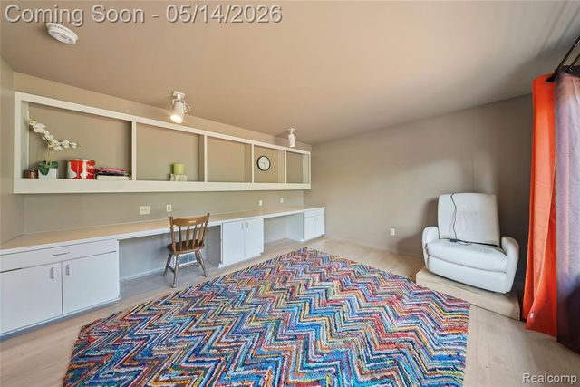 8727 Sarah Lane, Grosse Ile, MI 48138