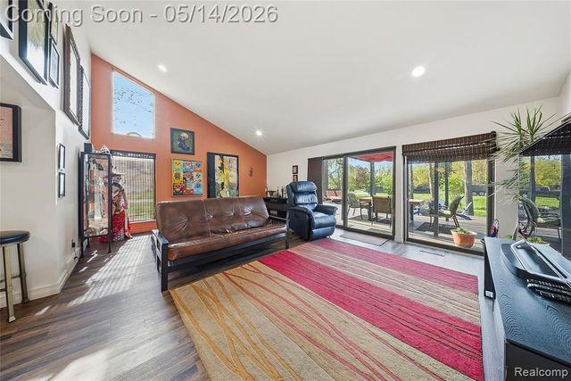8727 Sarah Lane, Grosse Ile, MI 48138