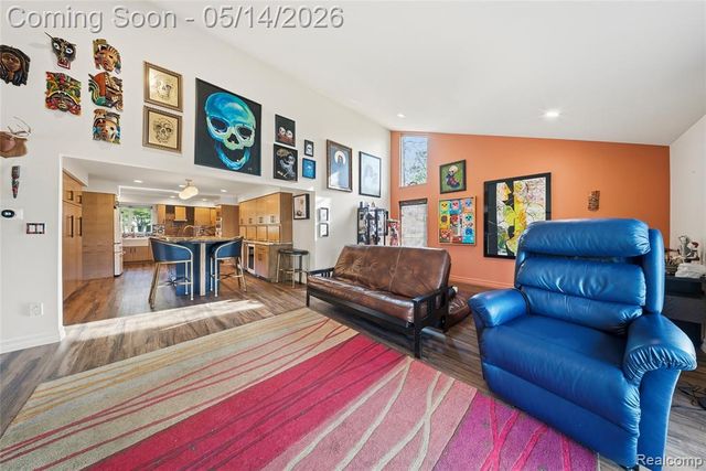 8727 Sarah Lane, Grosse Ile, MI 48138