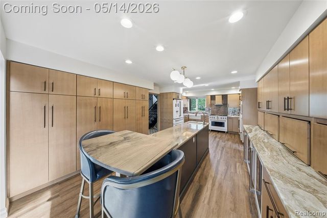 8727 Sarah Lane, Grosse Ile, MI 48138