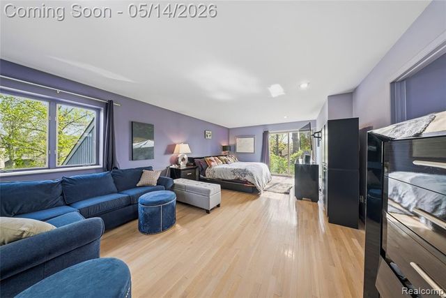 8727 Sarah Lane, Grosse Ile, MI 48138