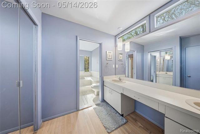 8727 Sarah Lane, Grosse Ile, MI 48138