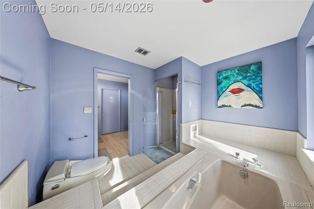 8727 Sarah Lane, Grosse Ile, MI 48138