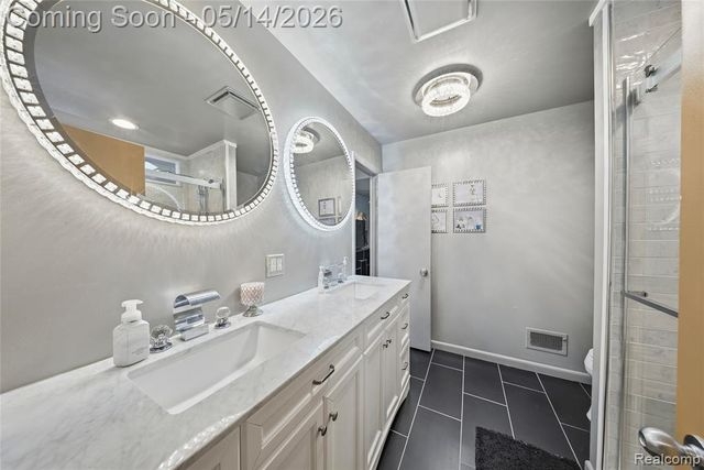 8727 Sarah Lane, Grosse Ile, MI 48138