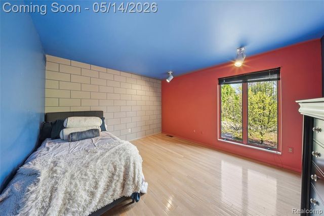 8727 Sarah Lane, Grosse Ile, MI 48138