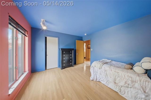 8727 Sarah Lane, Grosse Ile, MI 48138