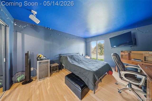 8727 Sarah Lane, Grosse Ile, MI 48138