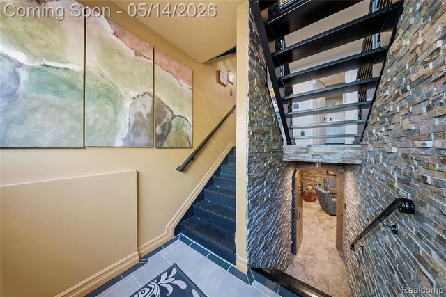 8727 Sarah Lane, Grosse Ile, MI 48138