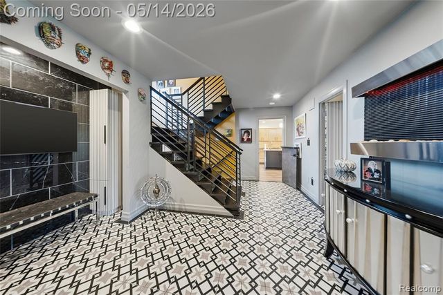 8727 Sarah Lane, Grosse Ile, MI 48138