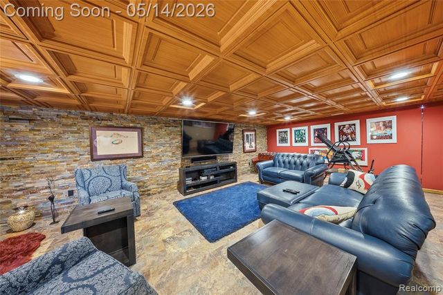 8727 Sarah Lane, Grosse Ile, MI 48138