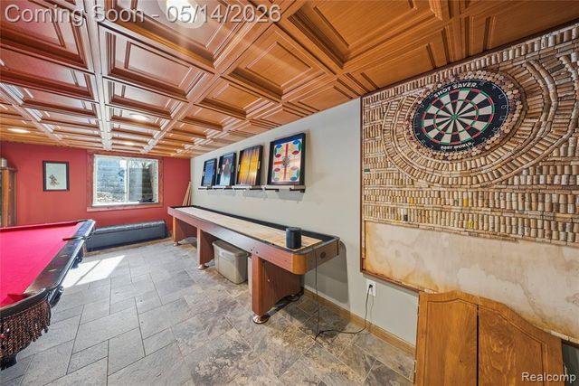 8727 Sarah Lane, Grosse Ile, MI 48138