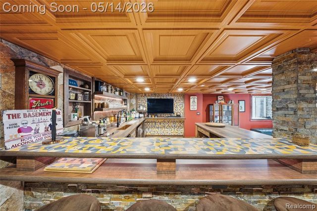 8727 Sarah Lane, Grosse Ile, MI 48138