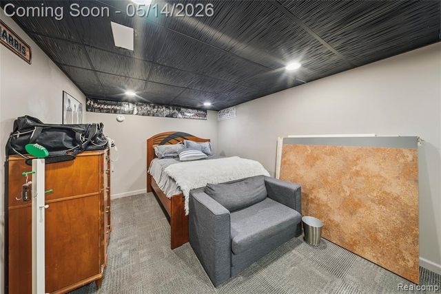 8727 Sarah Lane, Grosse Ile, MI 48138
