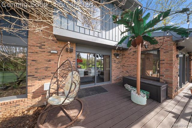 8727 Sarah Lane, Grosse Ile, MI 48138