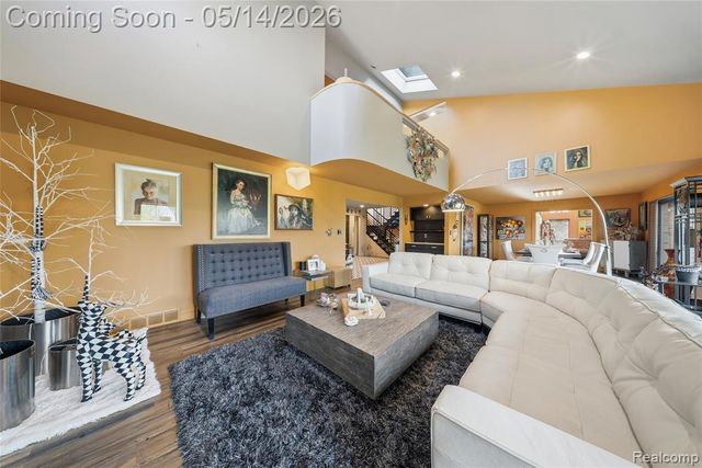 8727 Sarah Lane, Grosse Ile, MI 48138