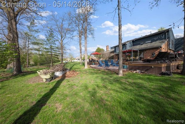 8727 Sarah Lane, Grosse Ile, MI 48138