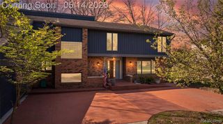 8727 Sarah Lane, Grosse Ile, MI 48138