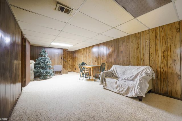 42654 Rutgers Drive, Sterling Heights, MI 48313