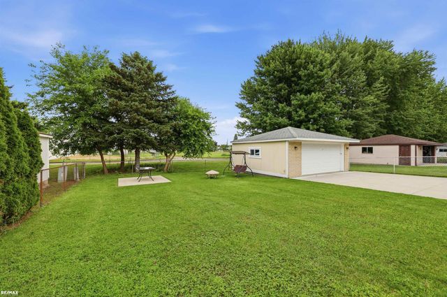 42654 Rutgers Drive, Sterling Heights, MI 48313