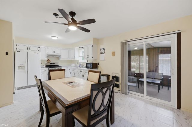 42654 Rutgers Drive, Sterling Heights, MI 48313