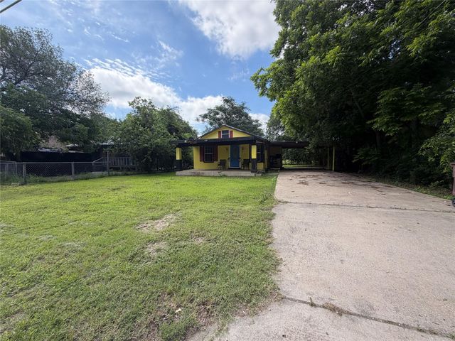 506 Ruddy ST, Lockhart, TX 78644