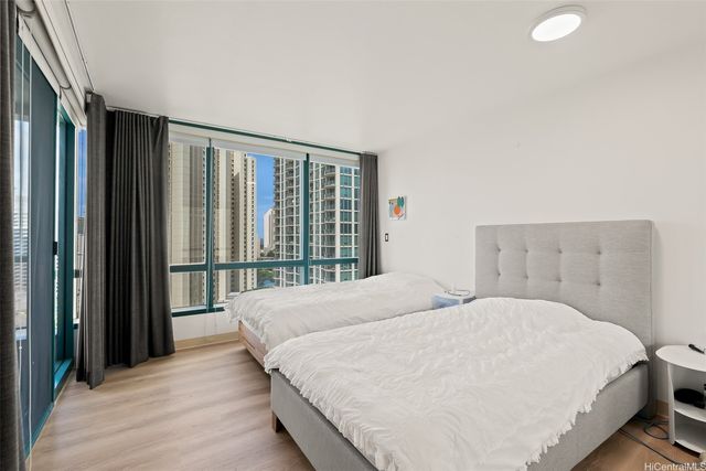 1888 Kalakaua Avenue 2005, Honolulu, HI 96815