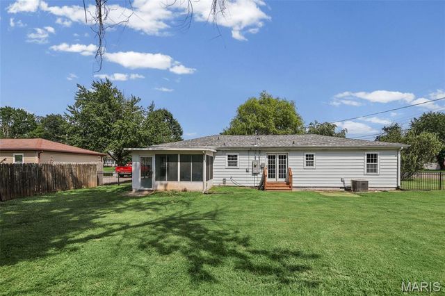 11 Oak Drive, Caseyville, IL 62232