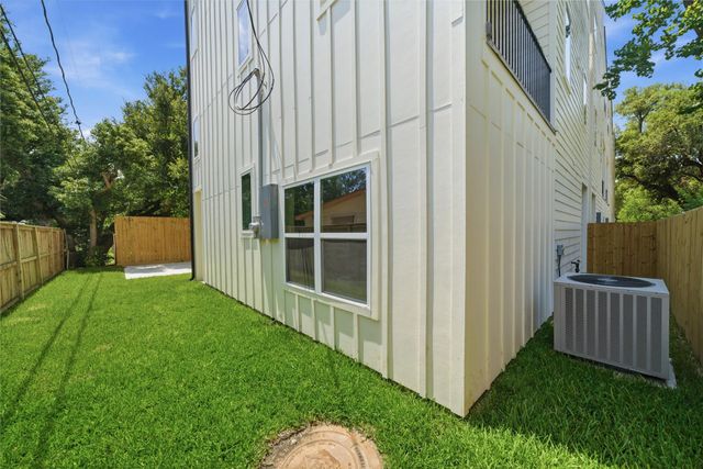 5024 Winnetka Street D, Houston, TX 77021
