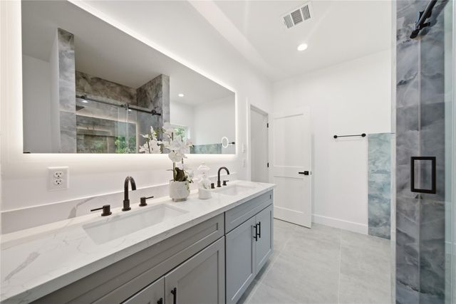 5024 Winnetka Street D, Houston, TX 77021