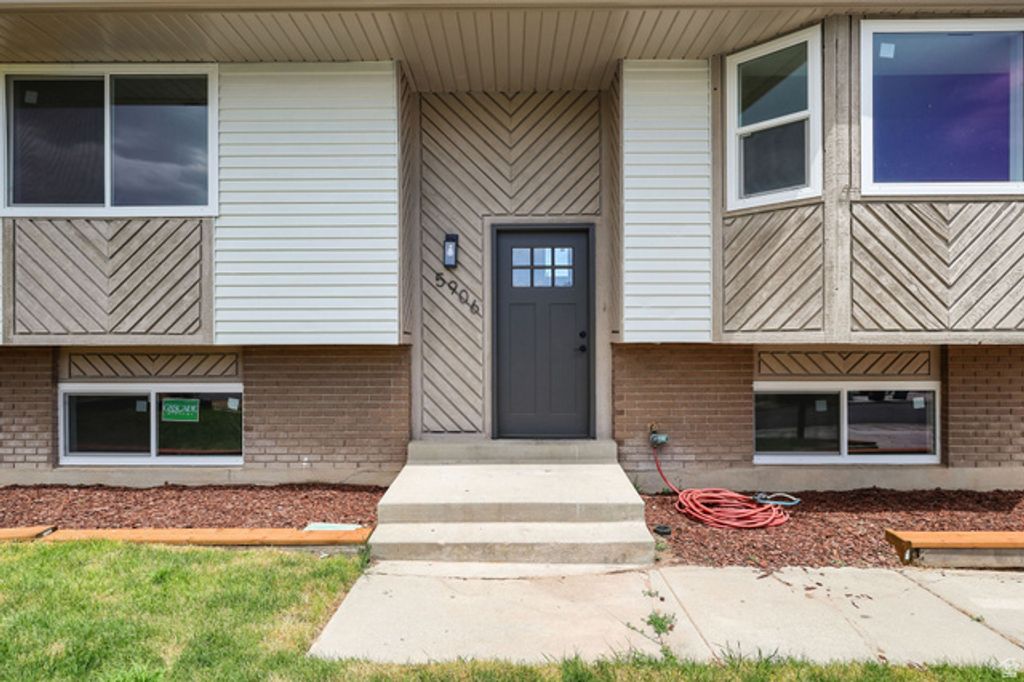 5906 W PLUMBAGO AVE, Kearns, UT 84118 — photo 2