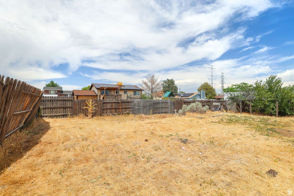 5906 W PLUMBAGO AVE, Kearns, UT 84118 — photo 4