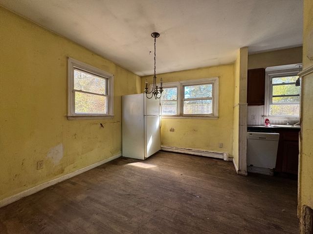 126 Alton Bradford Rd, Hopkinton, RI 02808