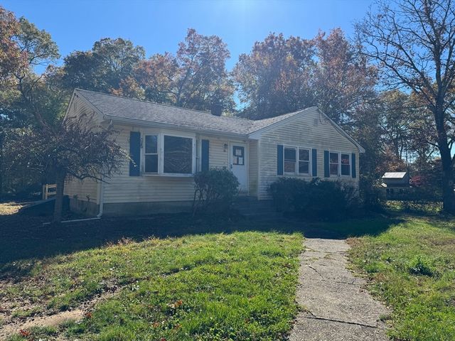 126 Alton Bradford Rd, Hopkinton, RI 02808