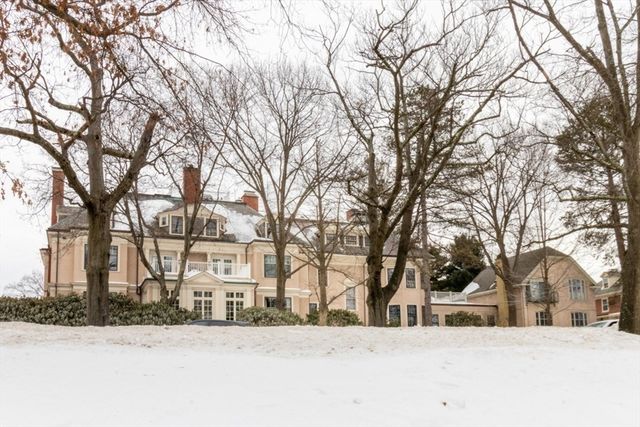 100 Pond St 9, Boston, MA 02130