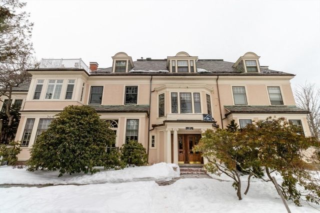 100 Pond St 9, Boston, MA 02130