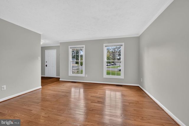 128 BRIARWOOD CT, Sterling, VA 20164