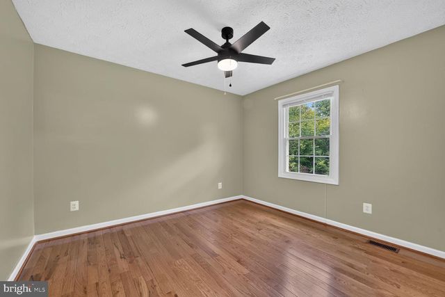 128 BRIARWOOD CT, Sterling, VA 20164