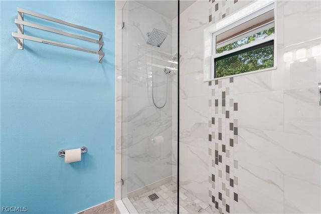 939 Bluebird ST, Naples, FL 34104