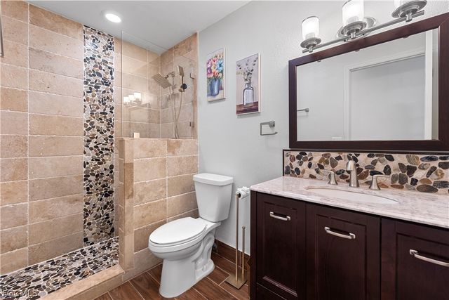 939 Bluebird ST, Naples, FL 34104