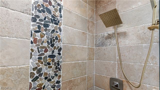 939 Bluebird ST, Naples, FL 34104