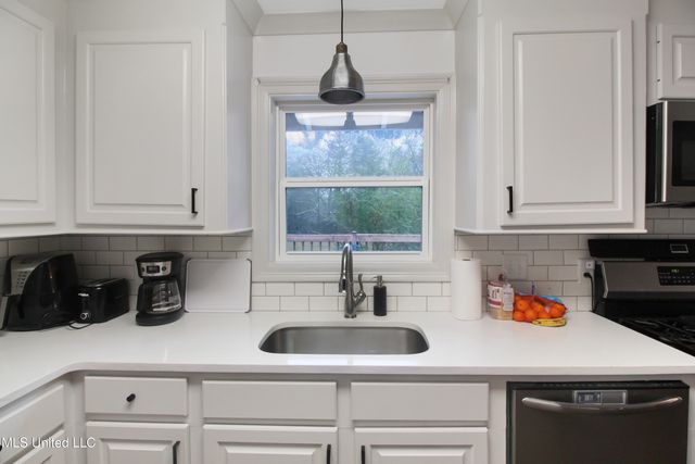 1611 Kent Avenue, Jackson, MS 39211