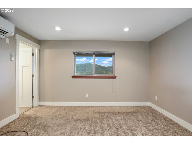 118 INGRAM Pl, White Salmon, WA 98672