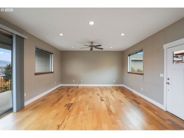 118 INGRAM Pl, White Salmon, WA 98672