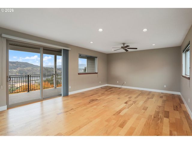 118 INGRAM Pl, White Salmon, WA 98672