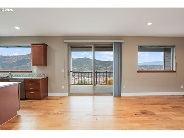 118 INGRAM Pl, White Salmon, WA 98672