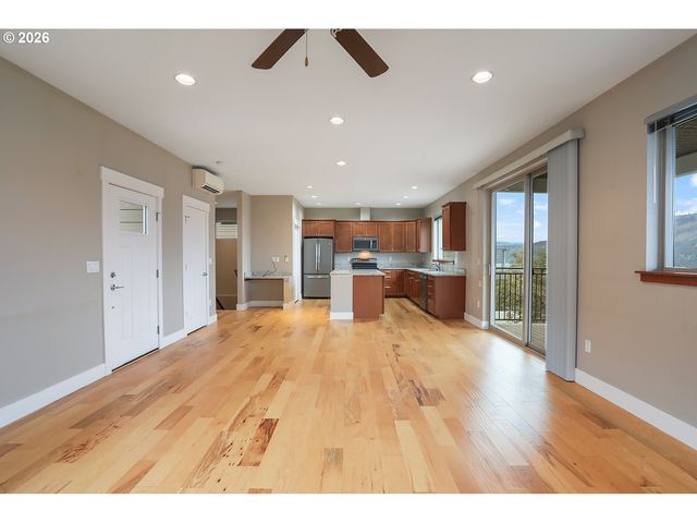 118 INGRAM Pl, White Salmon, WA 98672