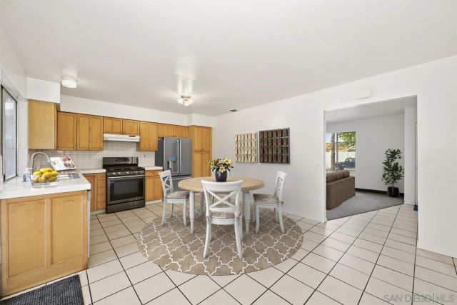 7969 Landon Pl, San Diego, CA 92126