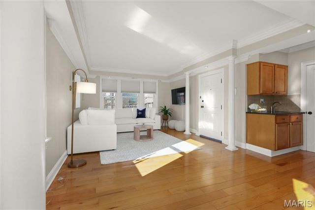 116 N Central Avenue 3S, Clayton, MO 63105